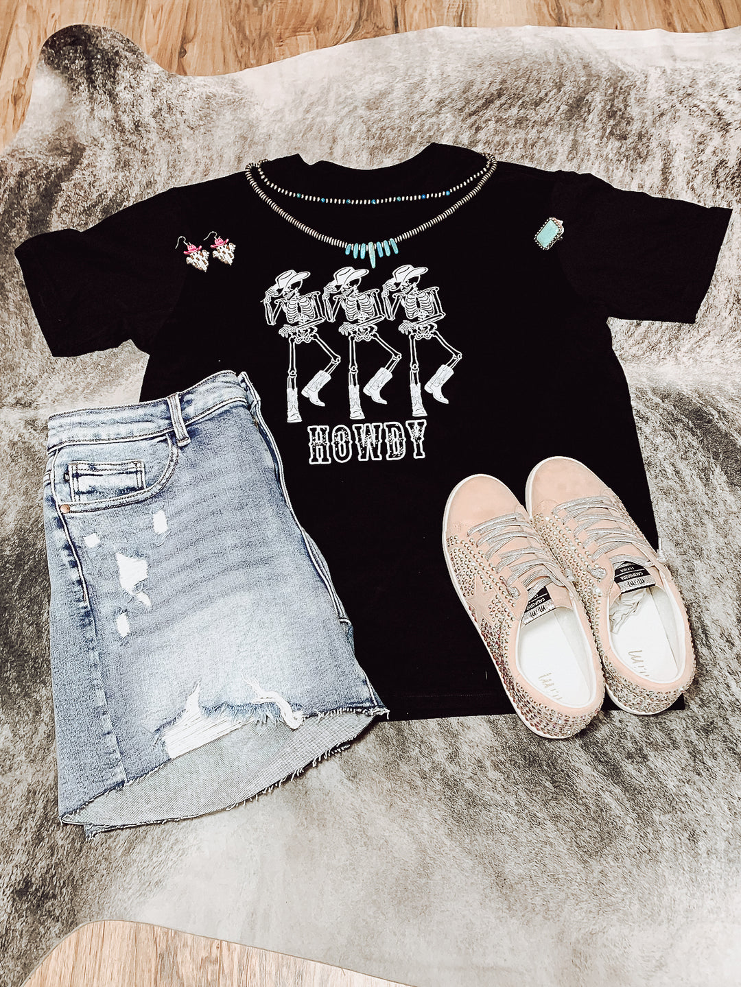 Howdy Curvy Skeleton Graphic Tee