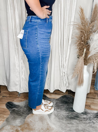 Medium Wash Wide Leg Non-Distressed Jeans