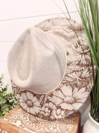 Engraved wildflower felt hat in stone