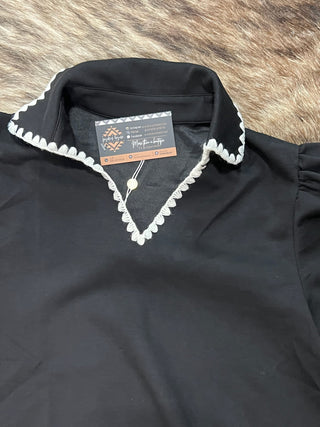 Black Scallop Lace Trim V-Neck 3/4 Sleeve Top