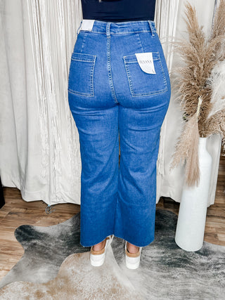 Medium Wash Wide Leg Non-Distressed Jeans