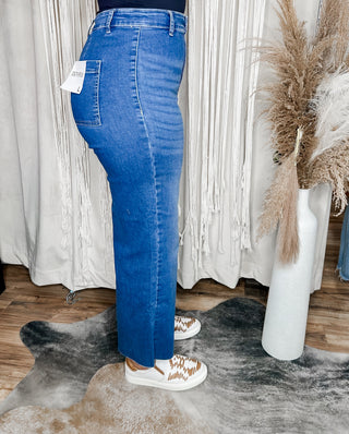 Medium Wash Wide Leg Non-Distressed Jeans