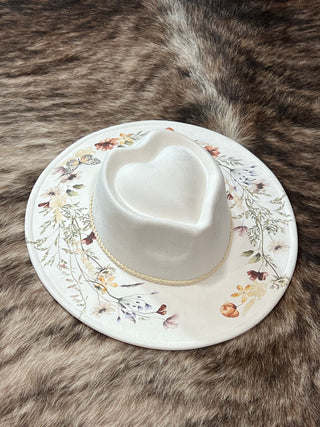 Floral Print Engraved Heart Hat - Beige & Ivory