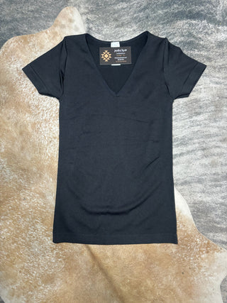 Seamless black v-neck short sleeve top