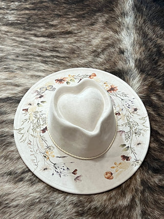 Floral Print Engraved Heart Hat - Beige & Ivory