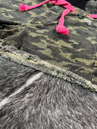 Braided Belt Patch Pocket Camo Shorts — Camouflage