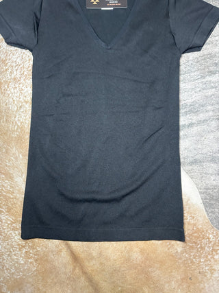 Seamless black v-neck short sleeve top