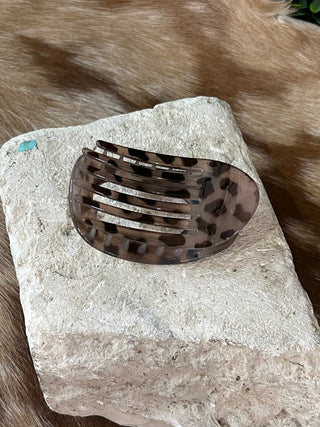 Flat round hair claw clip in brown and taupe