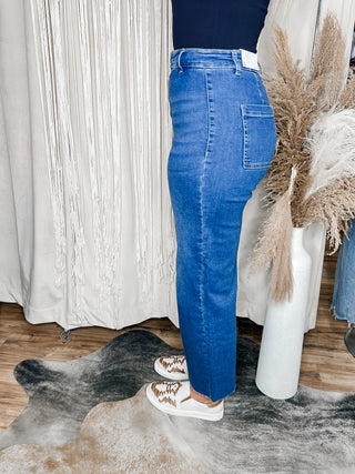 Medium Wash Wide Leg Non-Distressed Jeans