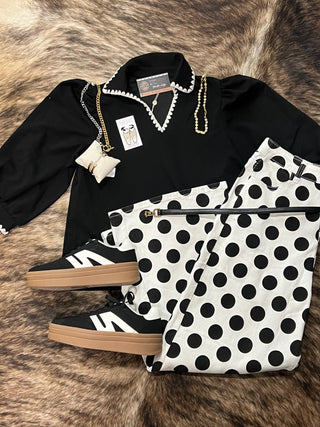 Black Scallop Lace Trim V-Neck 3/4 Sleeve Top