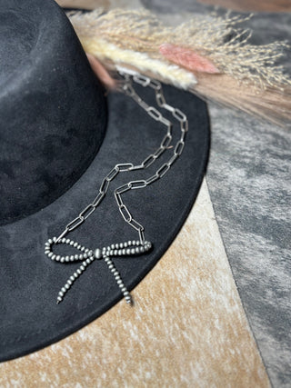 Navajo pearl bow chain necklace