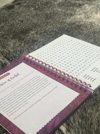 100 Days of Prayer for Women (Word Search Devotional)