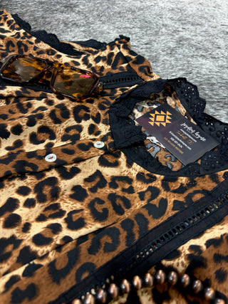 Leopard Button Up Pleated Sleeveless Blouse — Leopard/Black