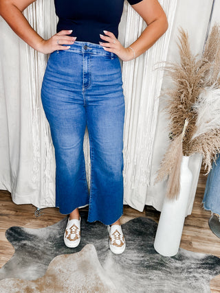 Medium Wash Wide Leg Non-Distressed Jeans