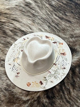 Floral Print Engraved Heart Hat - Beige & Ivory
