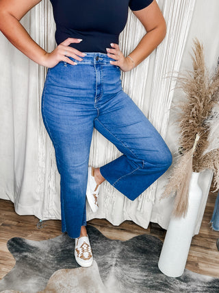 Medium Wash Wide Leg Non-Distressed Jeans