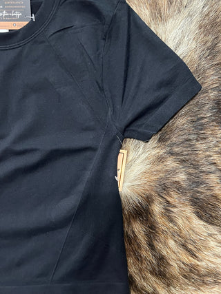Crew neck performance seamless top