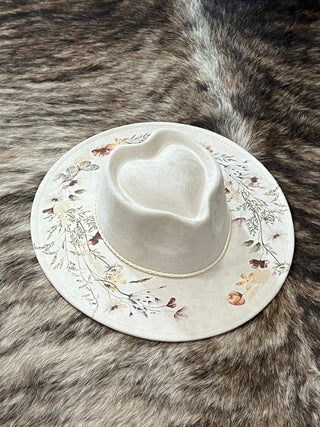 Floral Print Engraved Heart Hat - Beige & Ivory