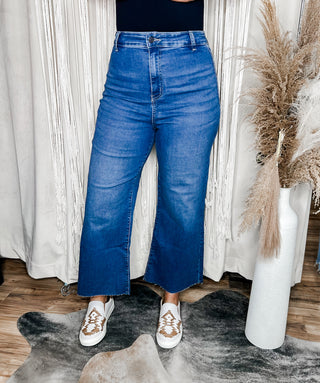 Medium Wash Wide Leg Non-Distressed Jeans