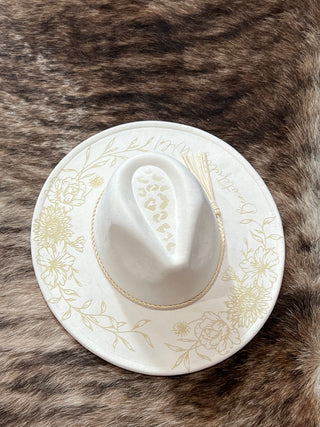Engraved Floral Felt Hat - Ivory & Bubble Gum