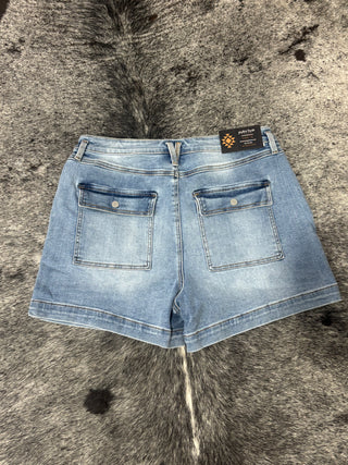 Curvy Risen Slouchy Shorts with Flap Back Pockets — Light