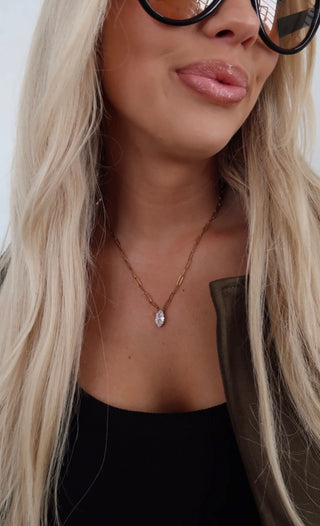 Paper Clip Diamond Pendant Necklace - Chansuttpearls