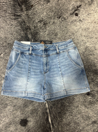 Curvy Risen Slouchy Shorts with Flap Back Pockets — Light