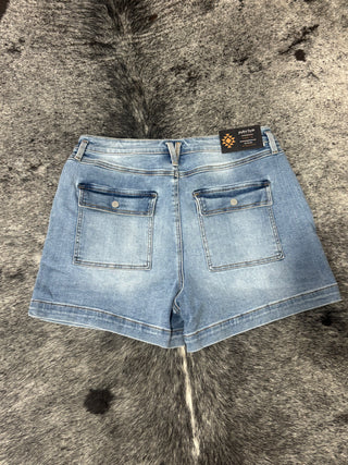 Curvy Risen Slouchy Shorts with Flap Back Pockets — Light