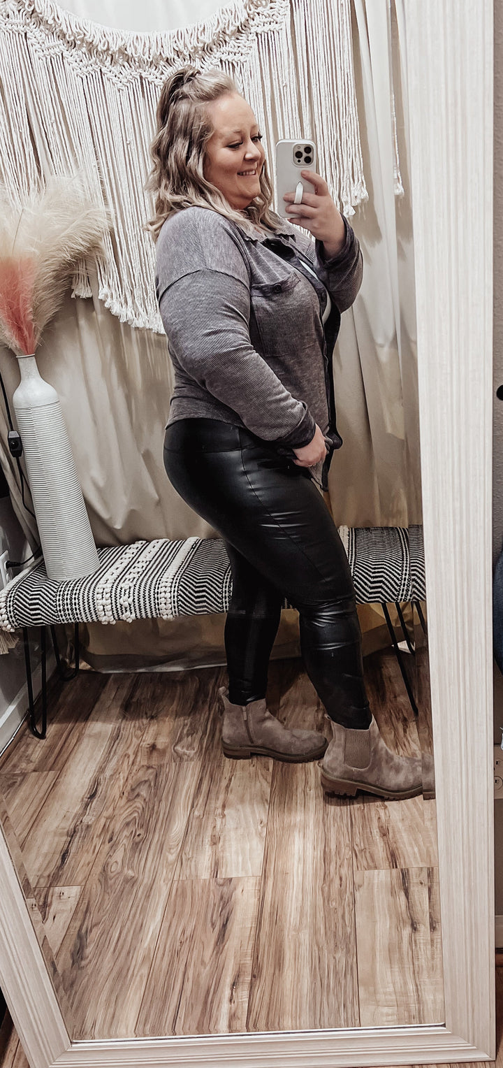 Faux leather leggings - Jayden Layne
