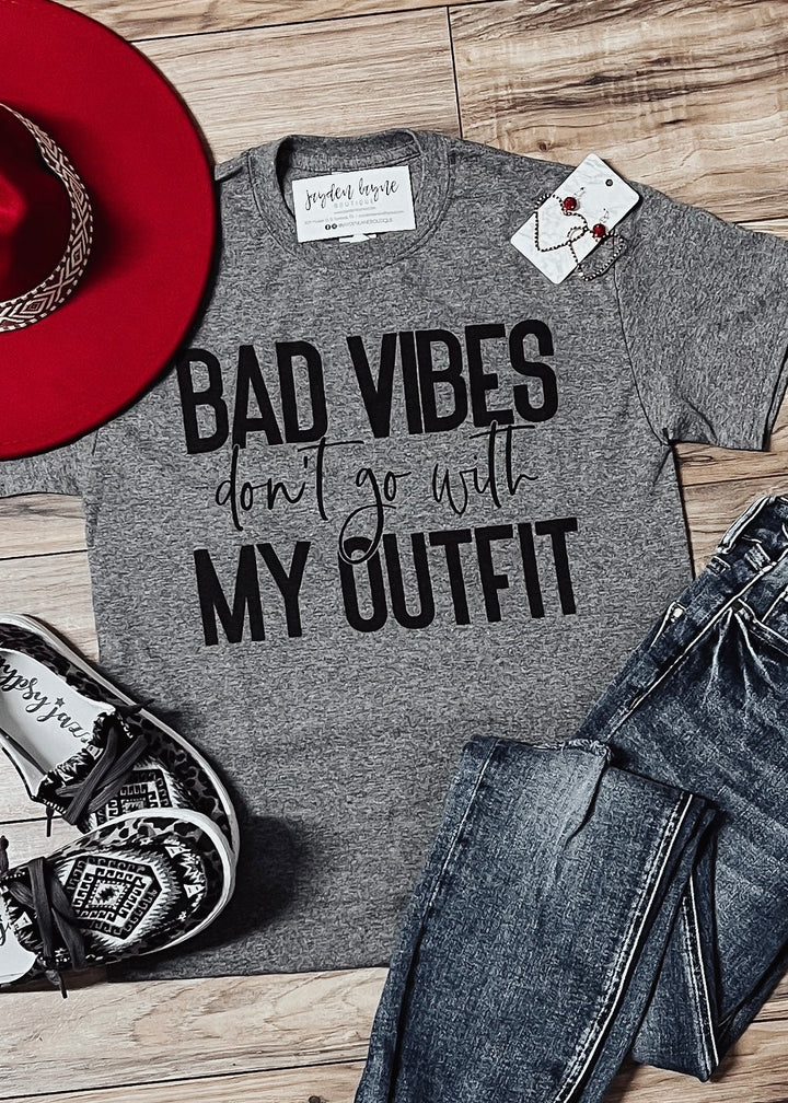 Bad vibes outfit tee - Jayden Layne