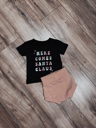 Kid’s Retro Here Comes Santa tee - Jayden Layne